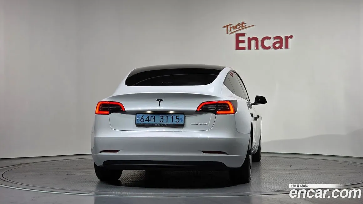 Tesla Model 3 — фото 7