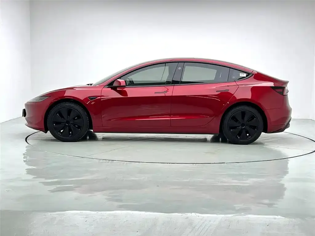Tesla Model 3 — фото 5