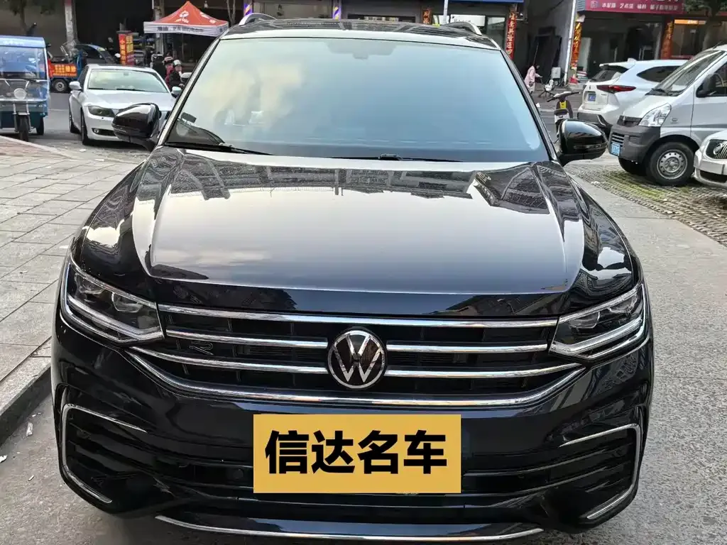 Volkswagen Tiguan L — фото 6
