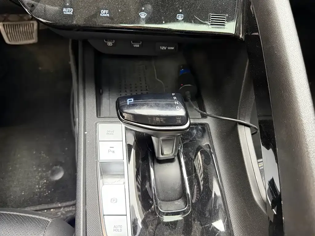Hyundai Elantra — фото 10