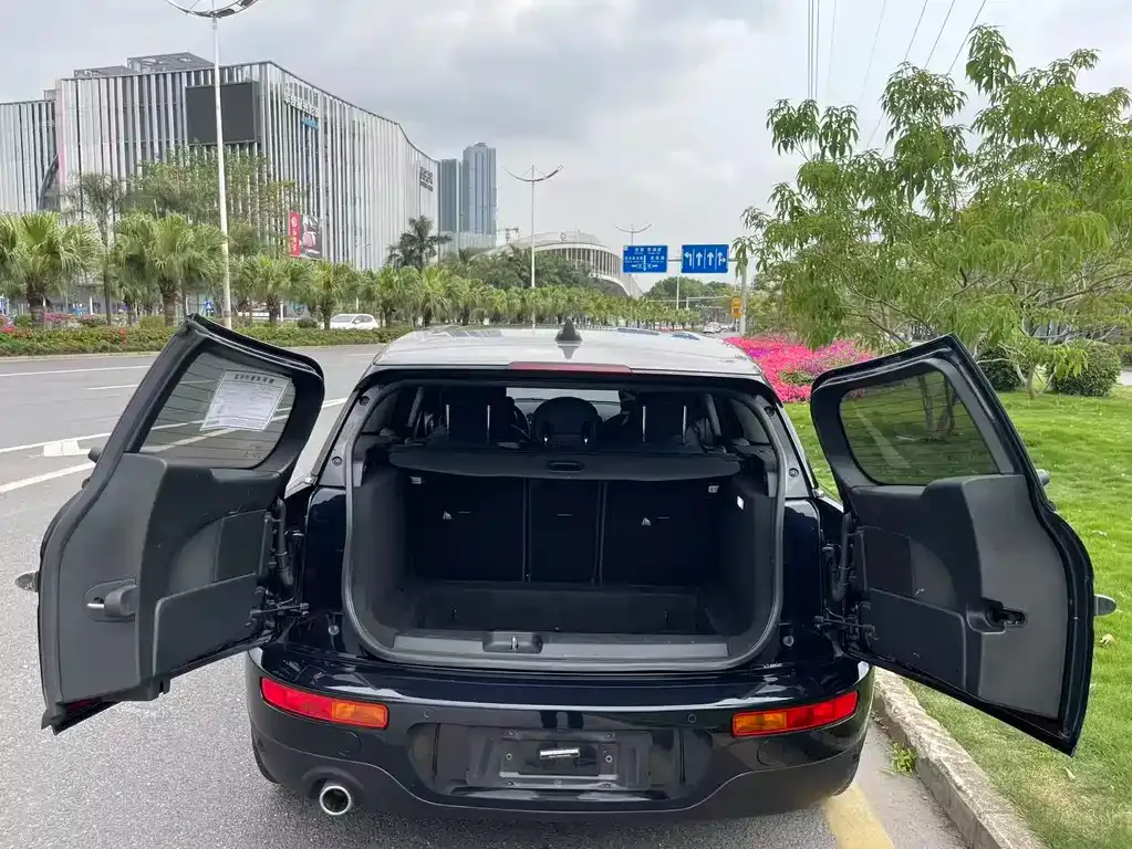 MINI Clubman — фото 2