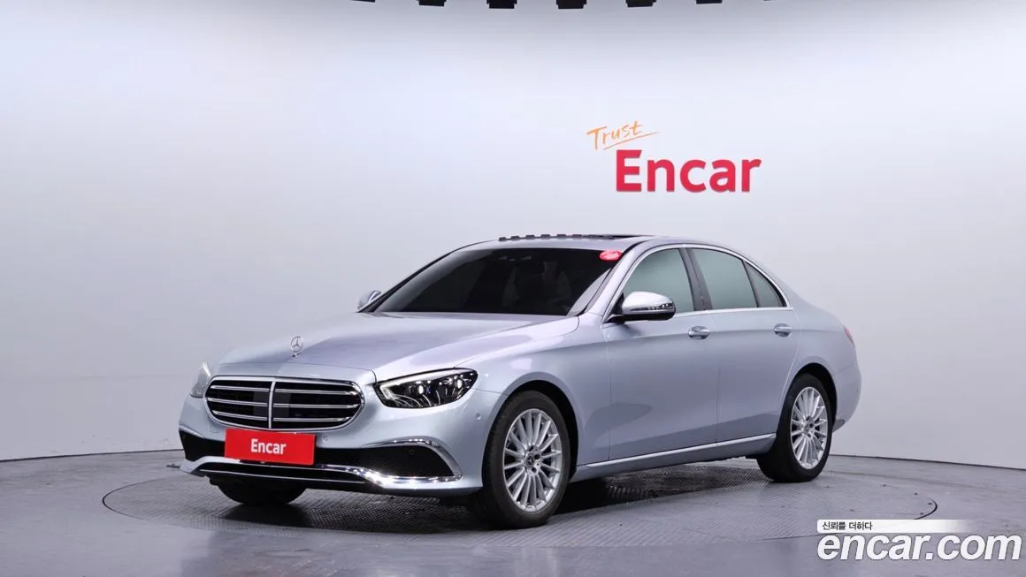 Mercedes-Benz E-Class — фото 1