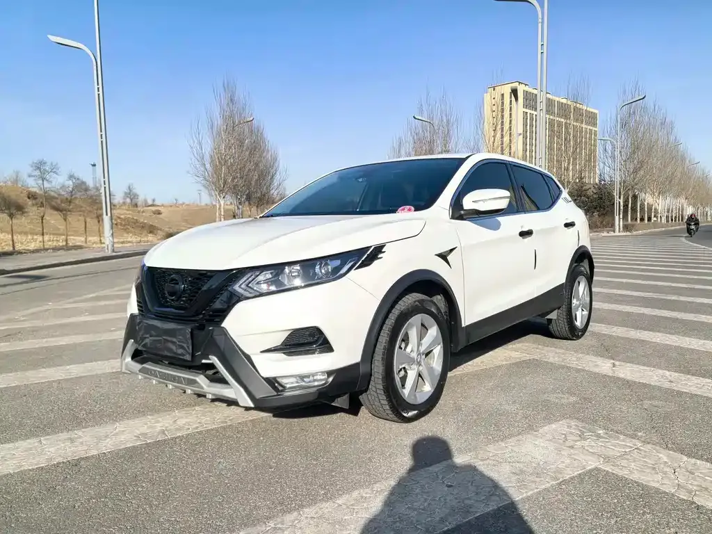 Nissan Qashqai — фото 1