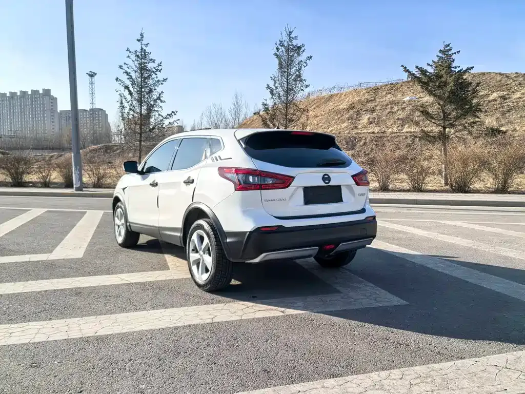 Nissan Qashqai — фото 5