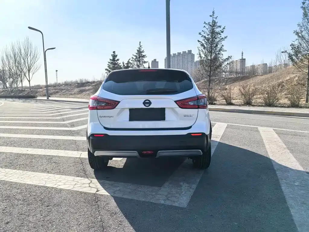 Nissan Qashqai — фото 4