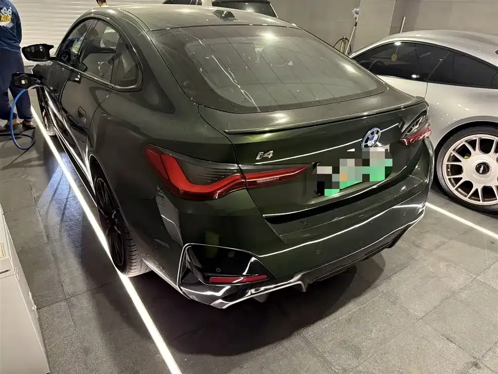BMW i4 — фото 5