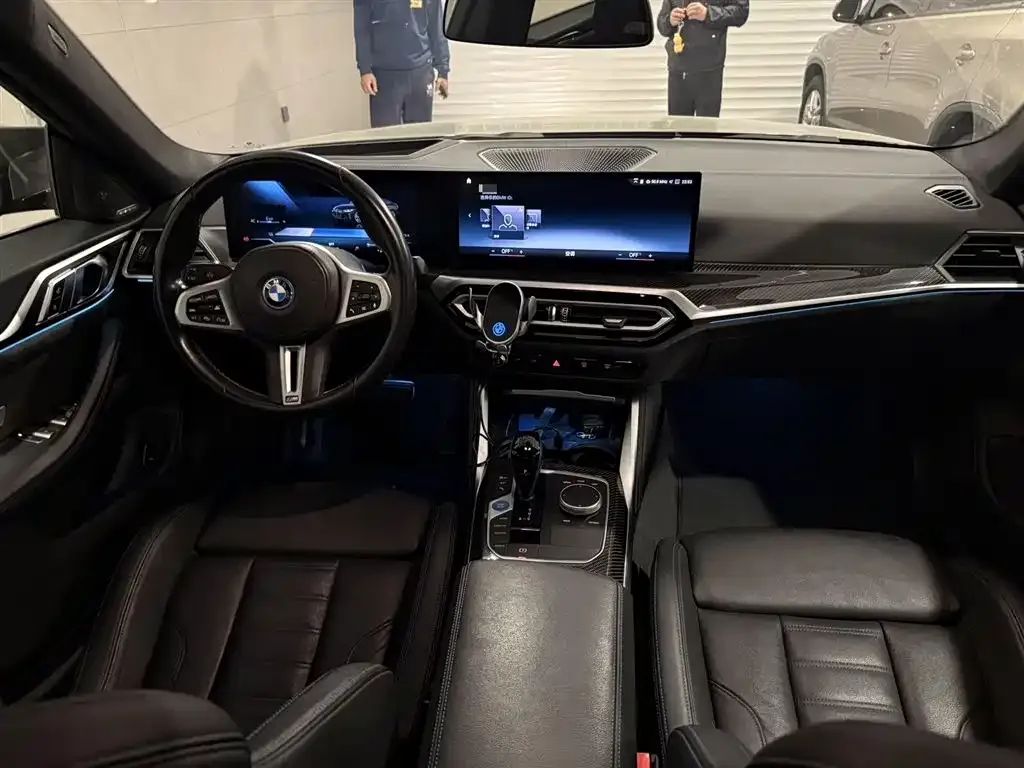 BMW i4 — фото 3
