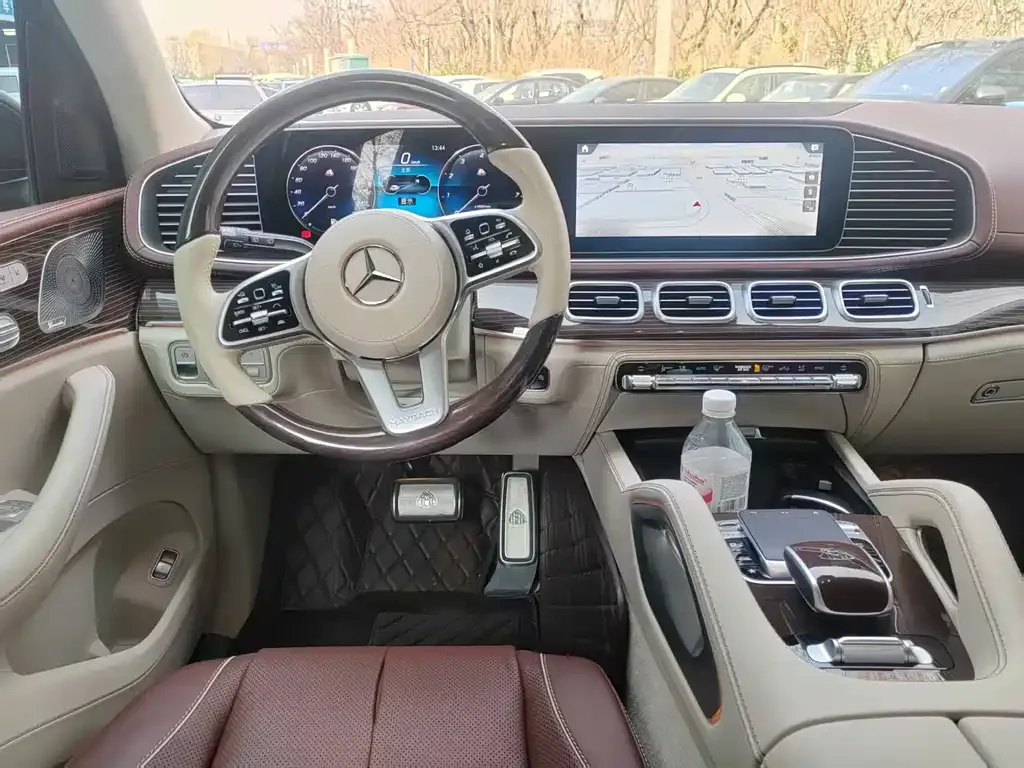 Mercedes-Benz GLS — фото 10