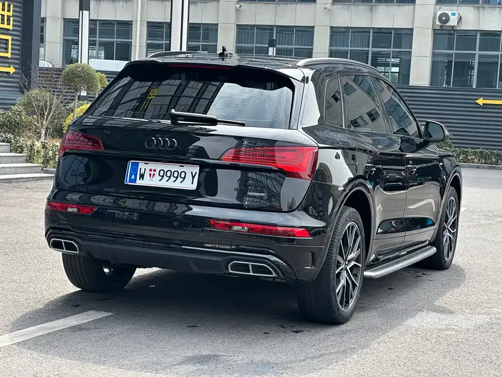 Audi Q5L — фото 7
