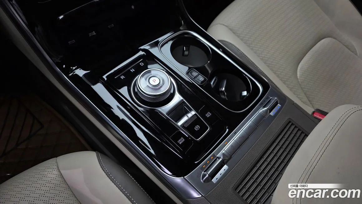 Kia Carnival — фото 10