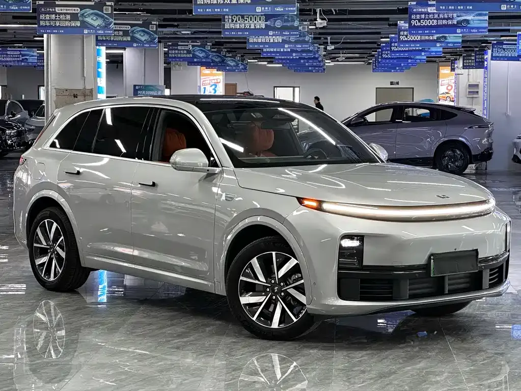 Li Auto L7 — фото 10