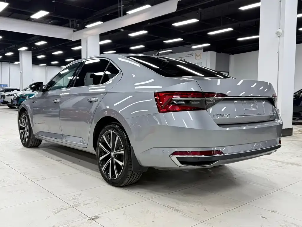 Skoda Superb — фото 3