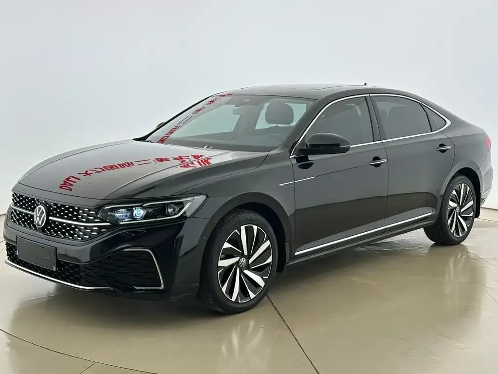 Volkswagen Passat — фото 1