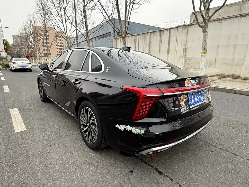 Hongqi H5 — фото 9
