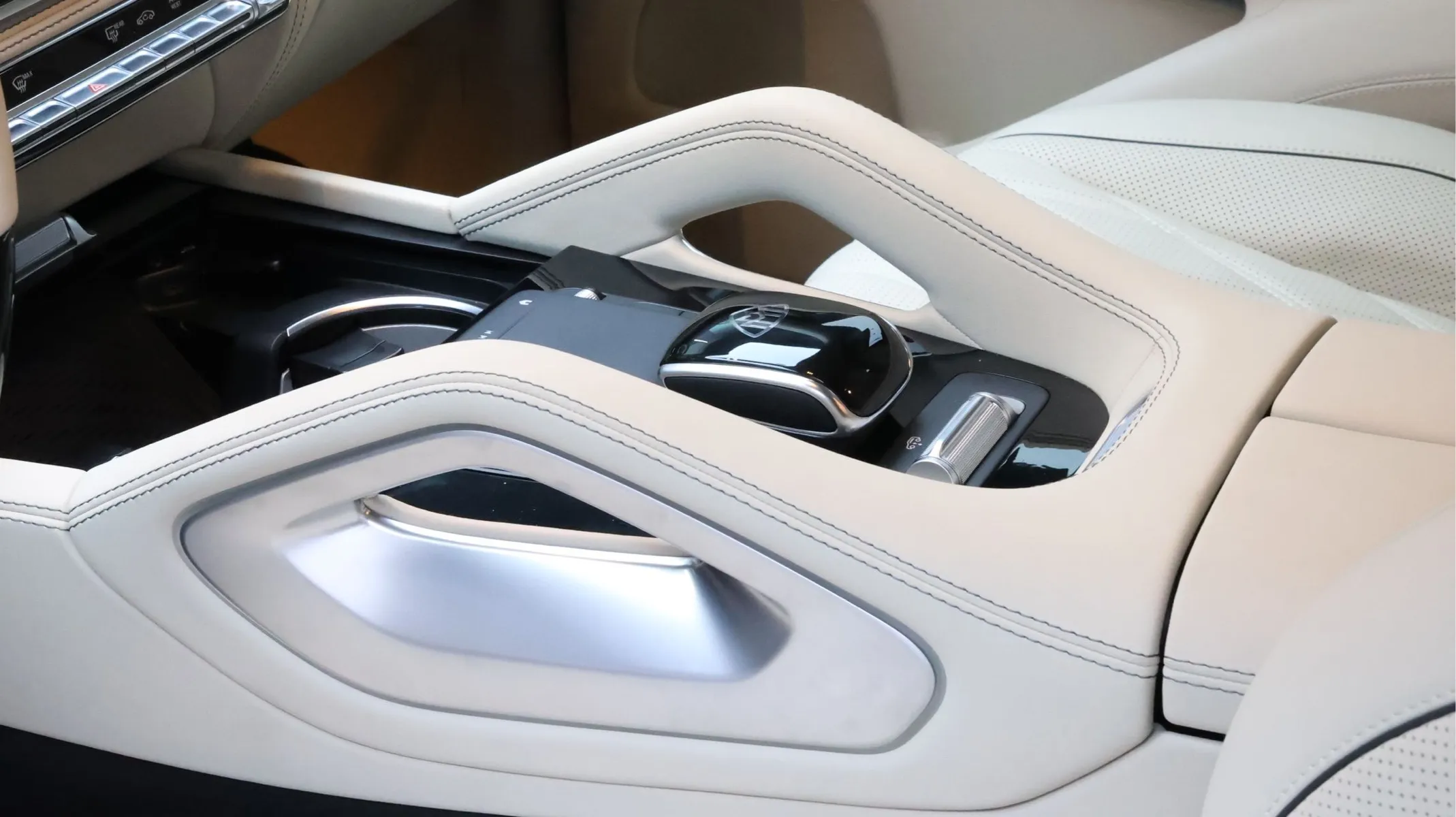 Mercedes-Benz GLS — фото 10