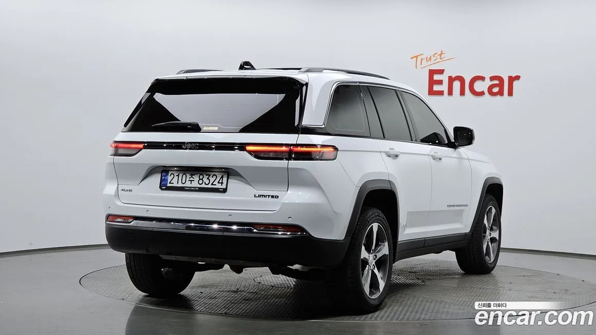 Jeep Cherokee — фото 8