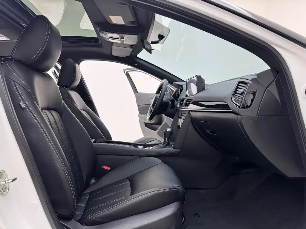 Mazda CX-4 — фото 8