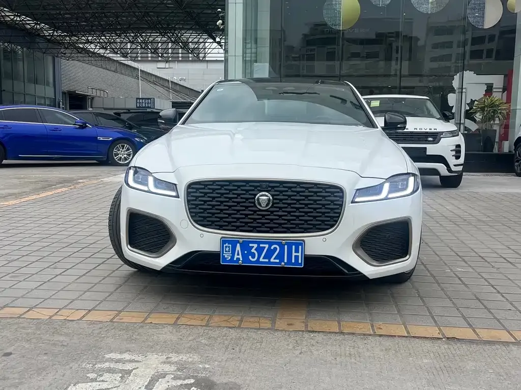 Jaguar XFL — фото 10