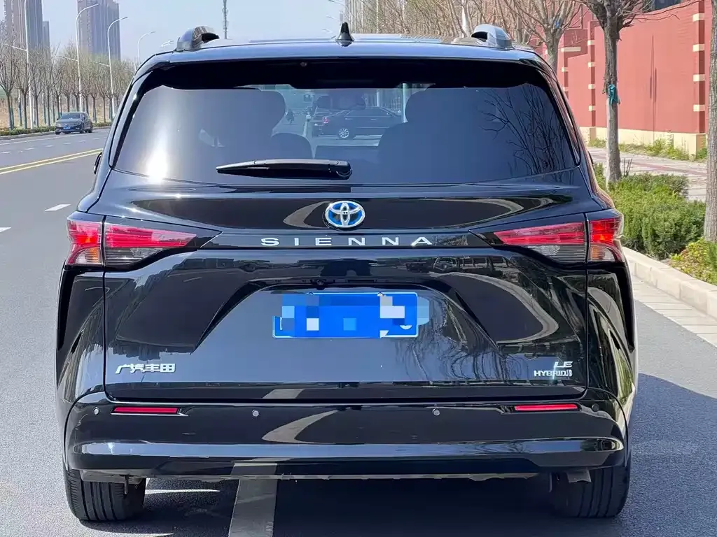 Toyota Sienna — фото 8