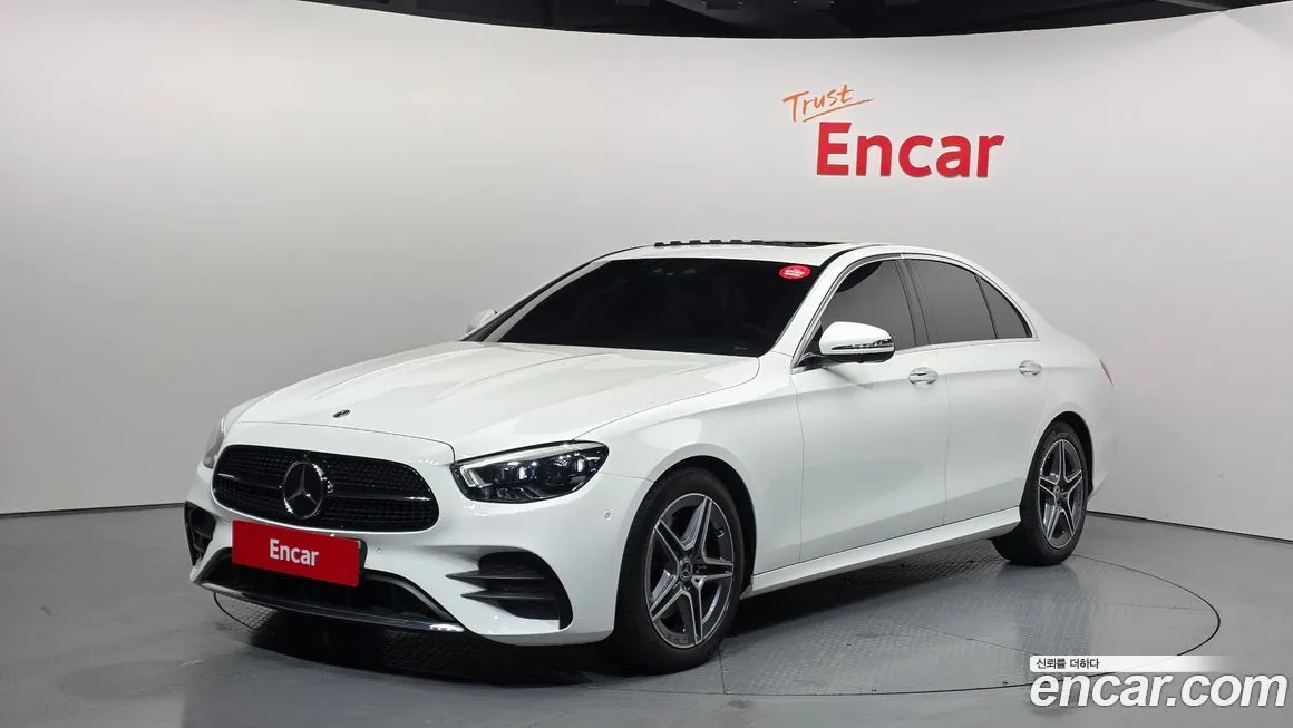 Mercedes-Benz E-Class — фото 1