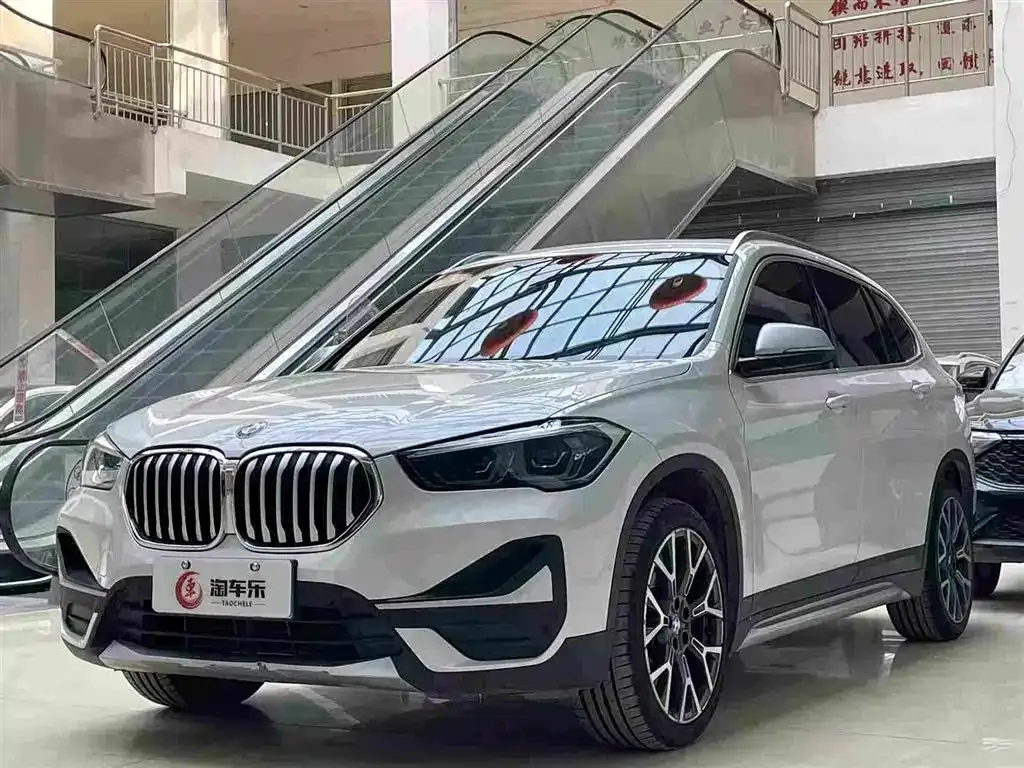 BMW X1 — фото 1