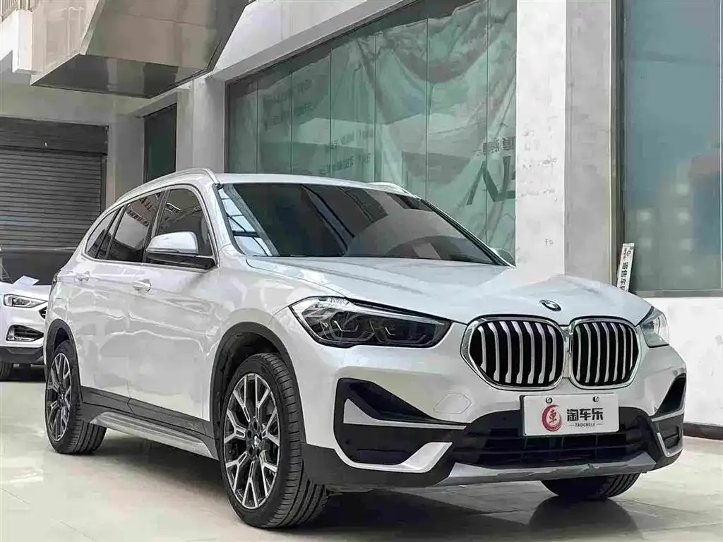 BMW X1 — фото 9
