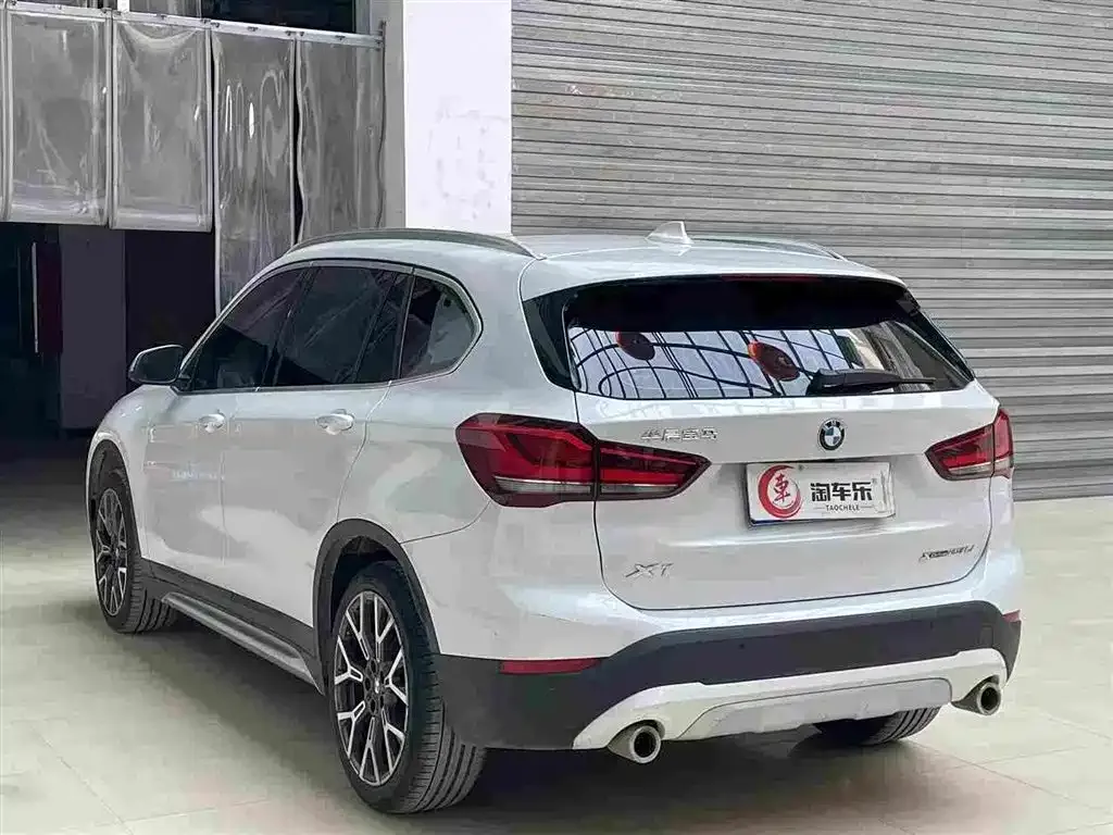 BMW X1 — фото 8