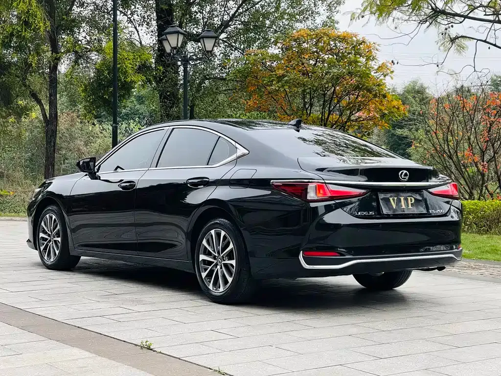 Lexus ES — фото 9