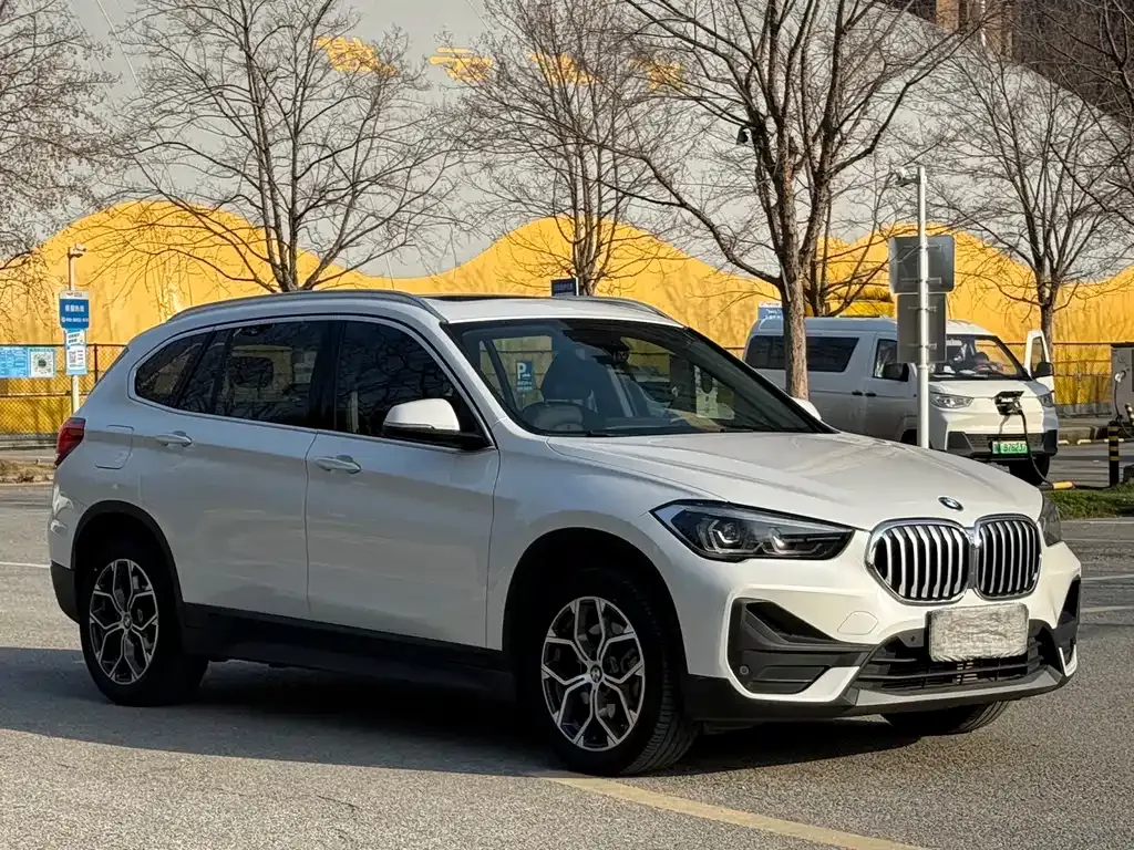 BMW X1 — фото 10