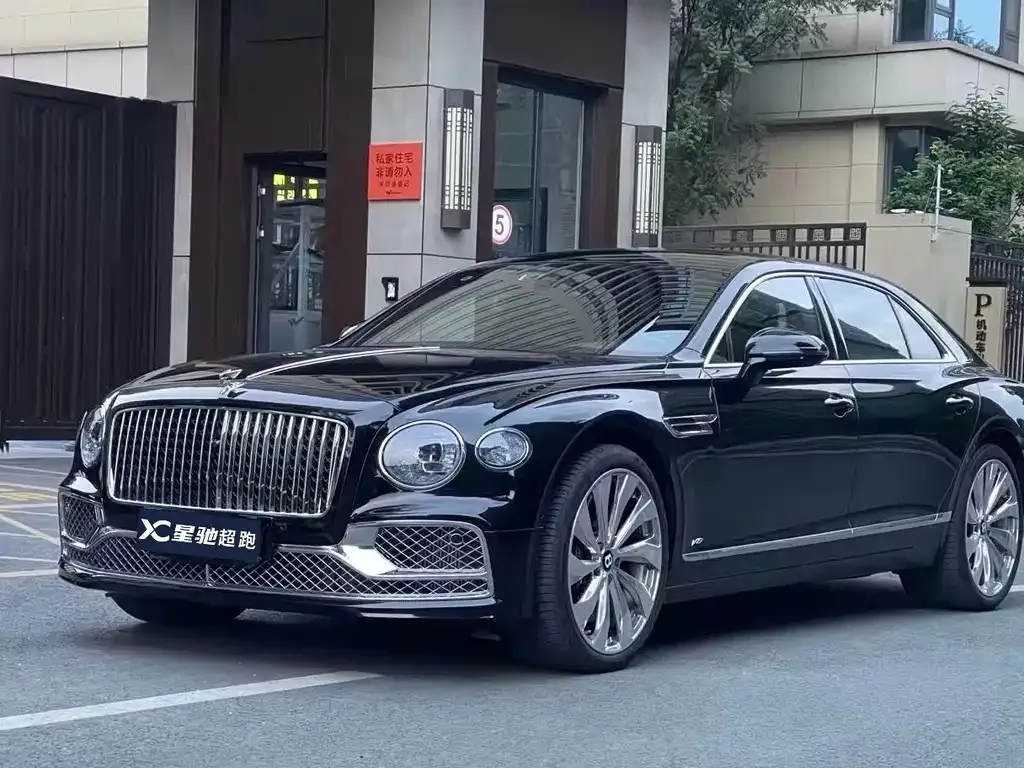 Bentley Flying Spur — фото 1