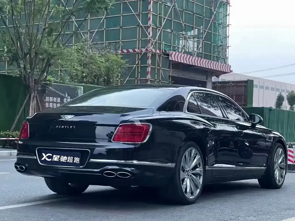 Bentley Flying Spur — фото 5