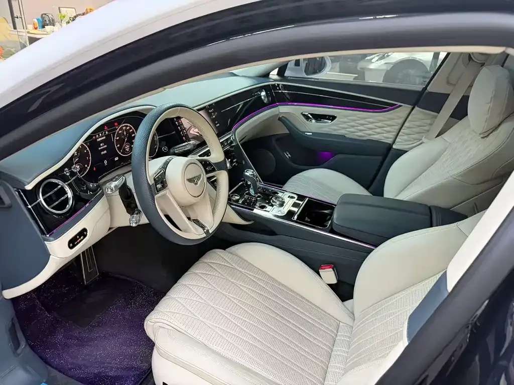Bentley Flying Spur — фото 3