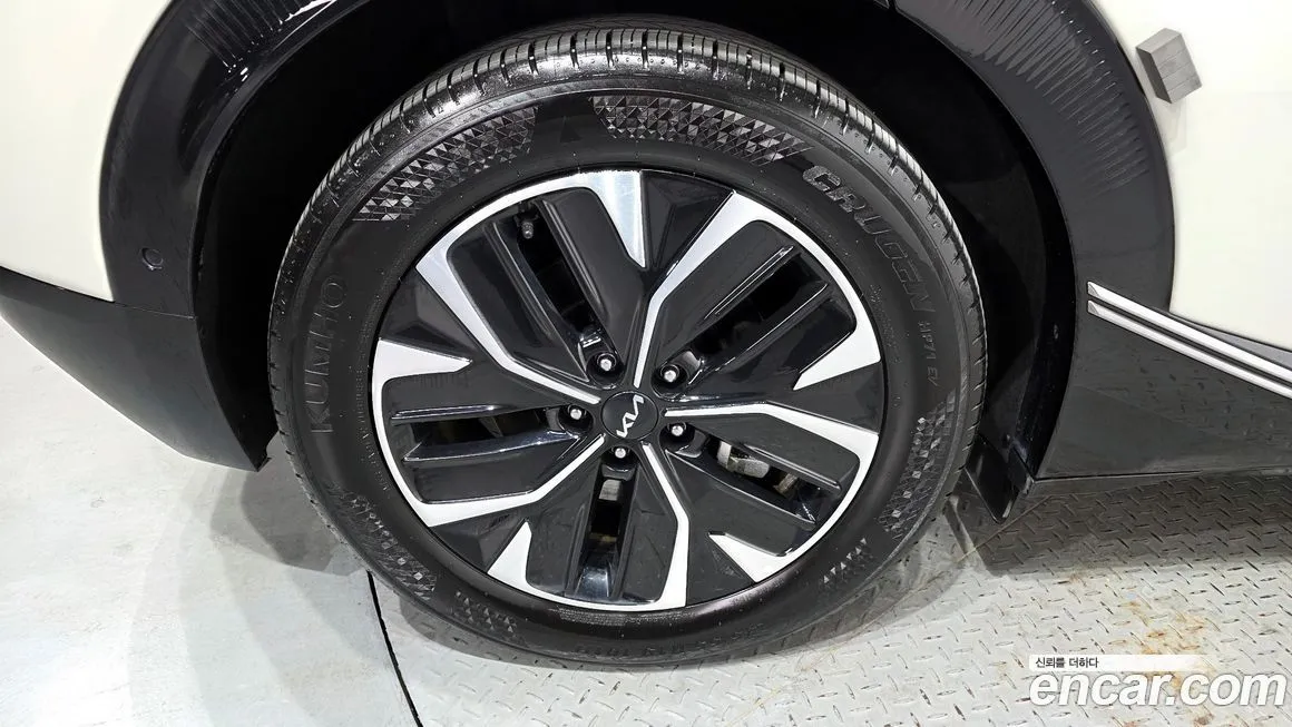Kia EV6 — фото 7