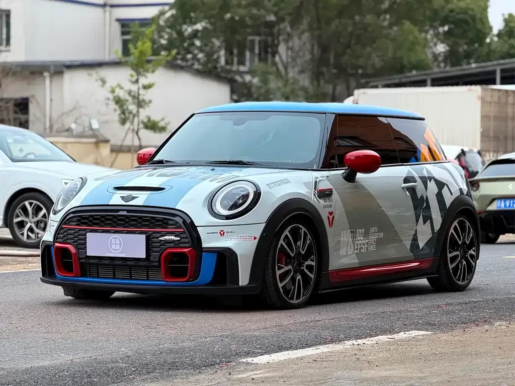 MINI JCW (John Cooper Works) — фото 1