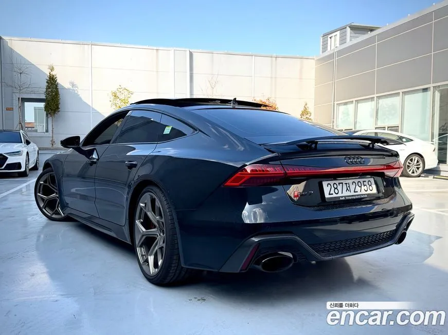 Audi RS7 — фото 5