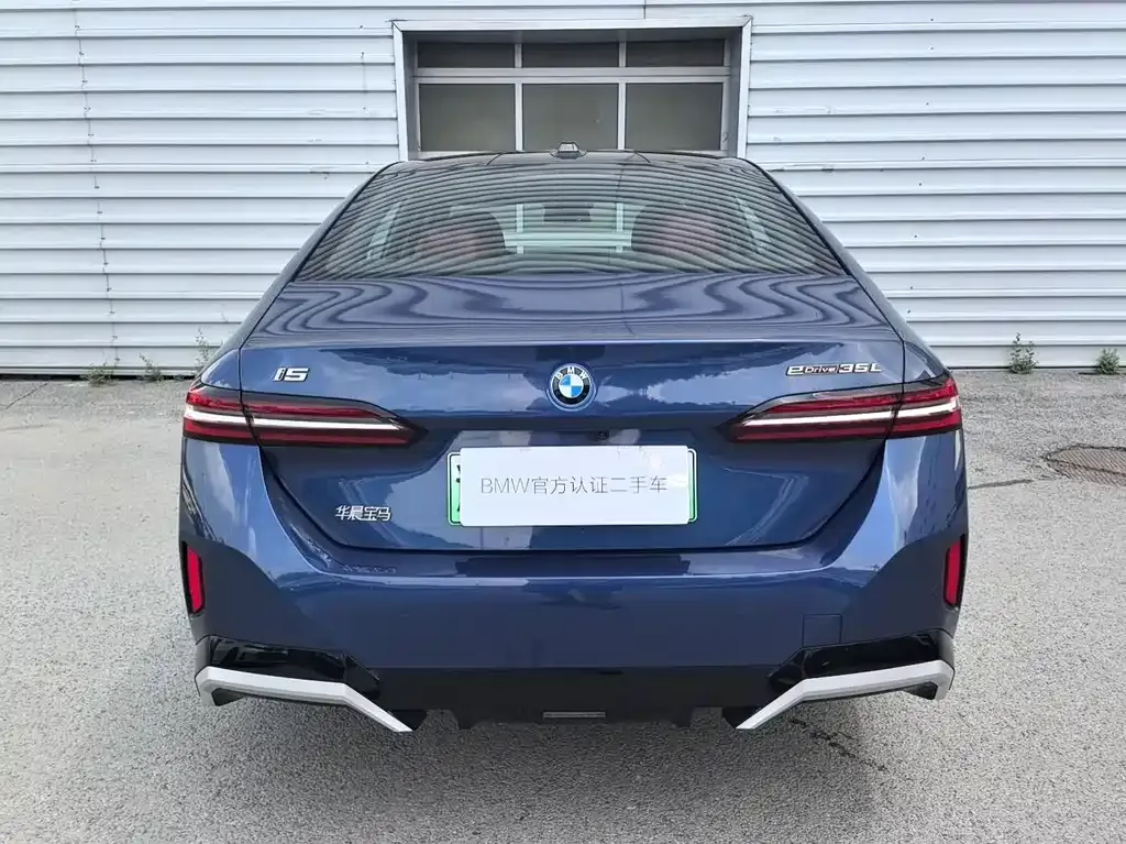 BMW i5 — фото 2