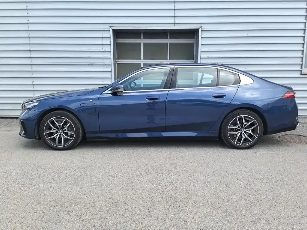 BMW i5 — фото 10