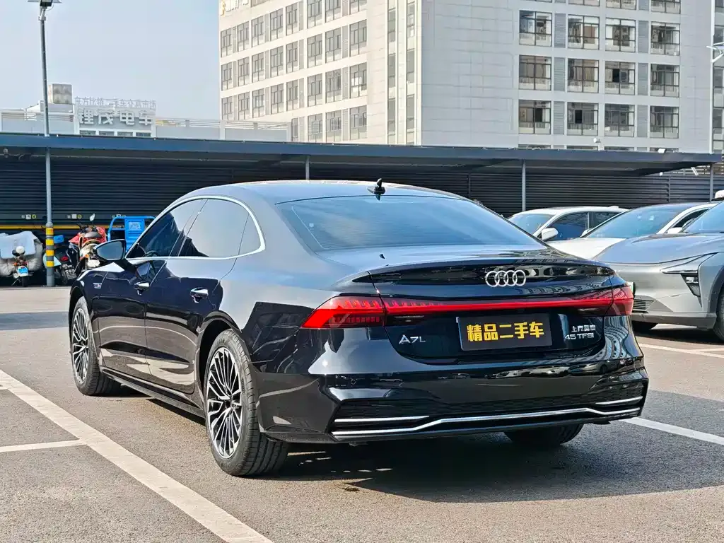 Audi A7L — фото 9