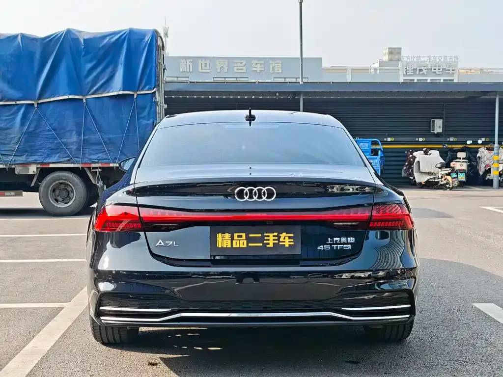 Audi A7L — фото 5