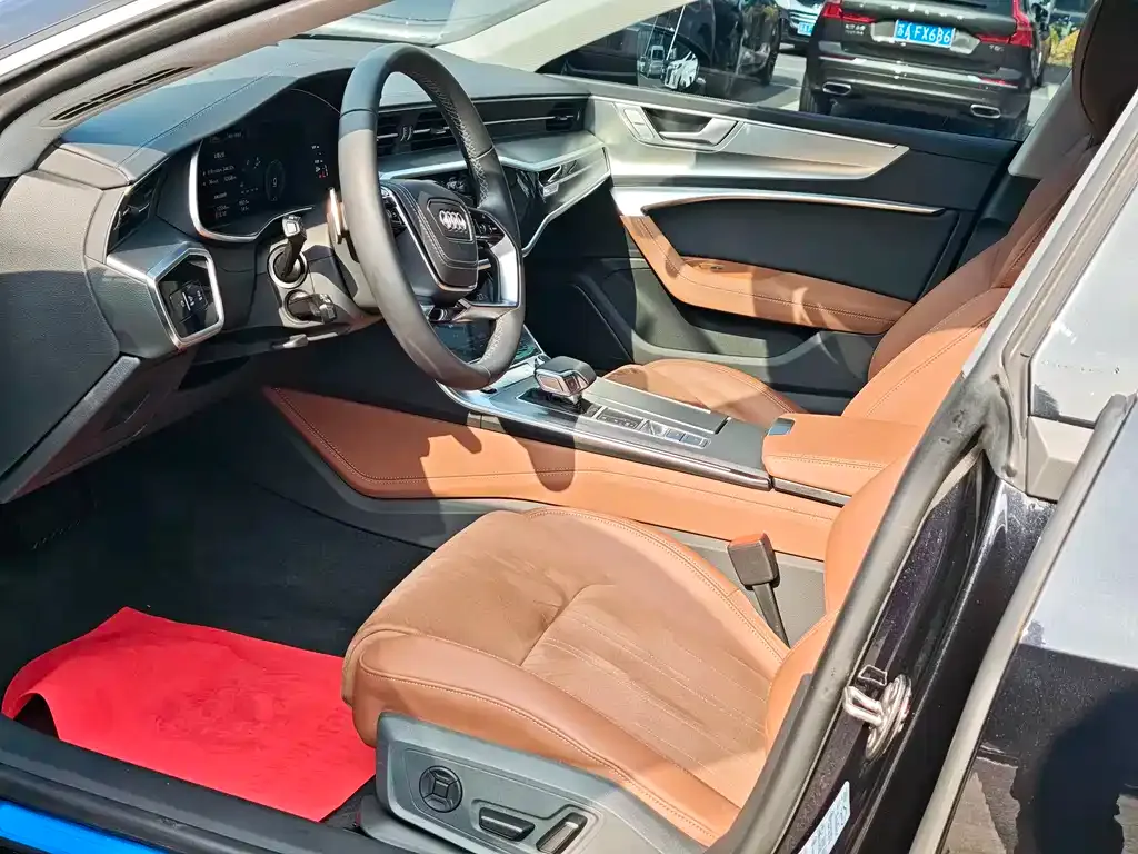 Audi A7L — фото 2