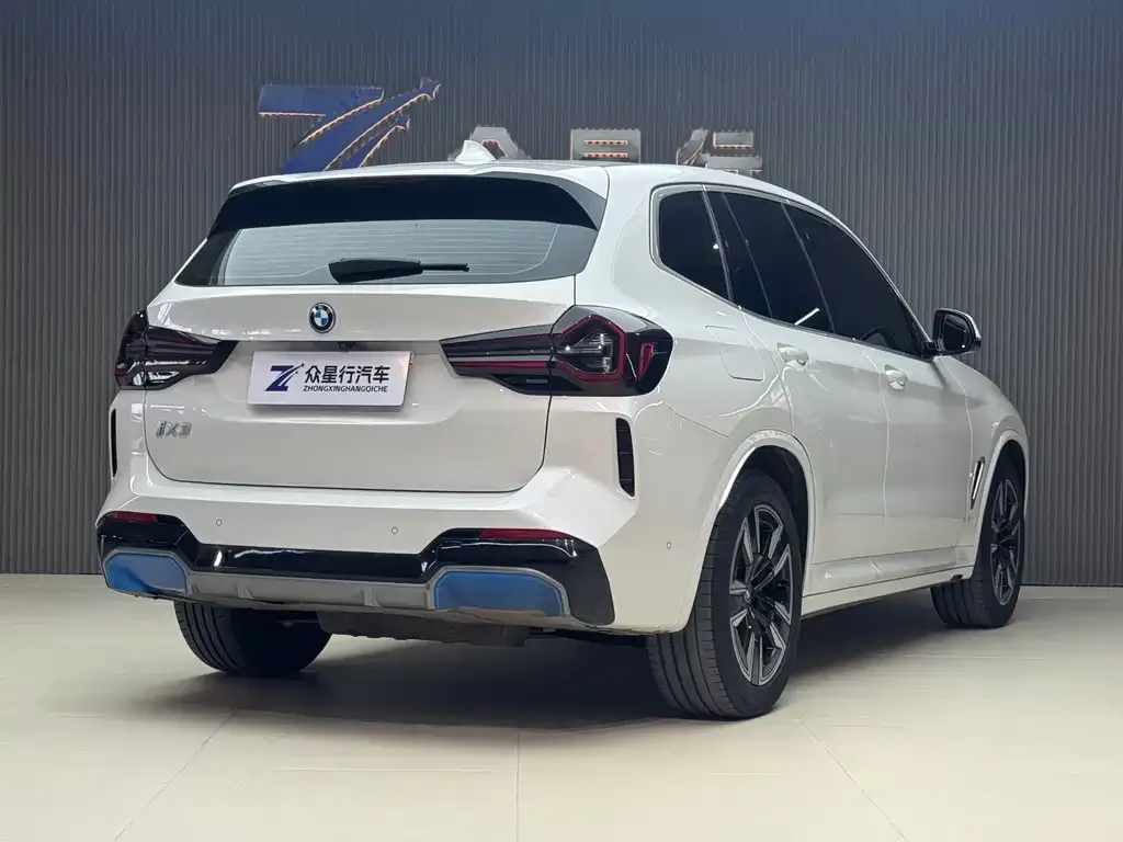 BMW iX3 — фото 3