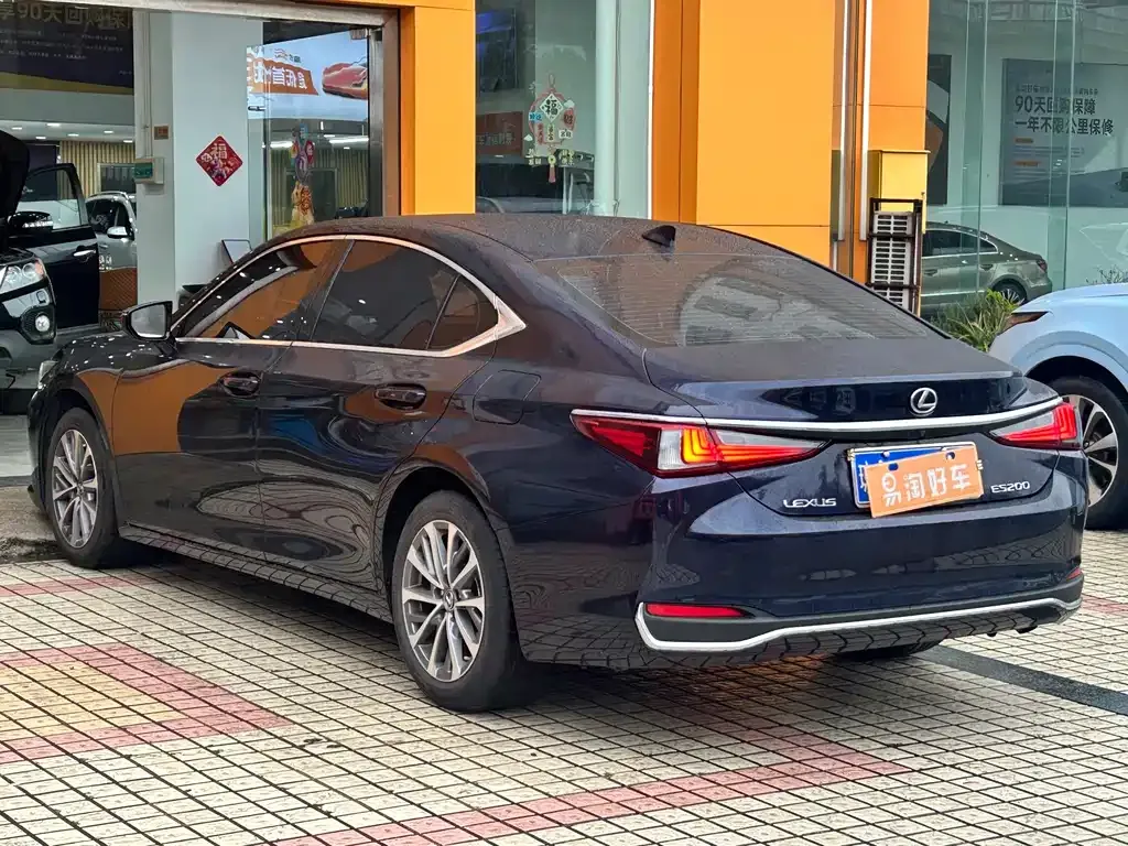 Lexus ES — фото 9