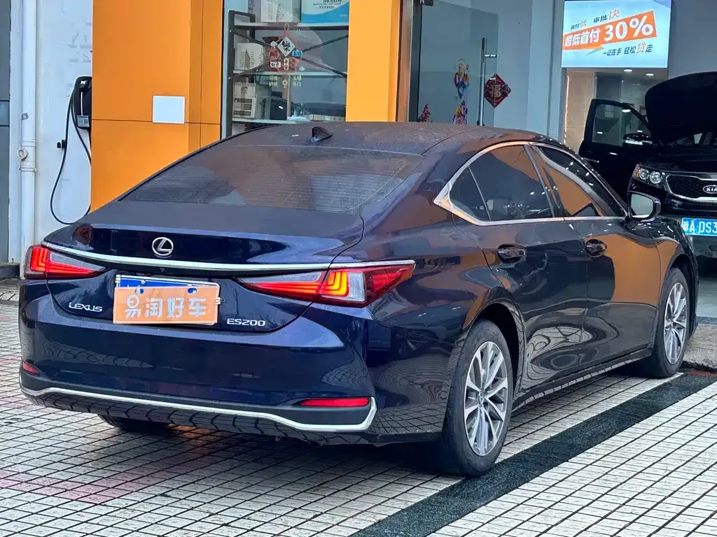 Lexus ES — фото 5