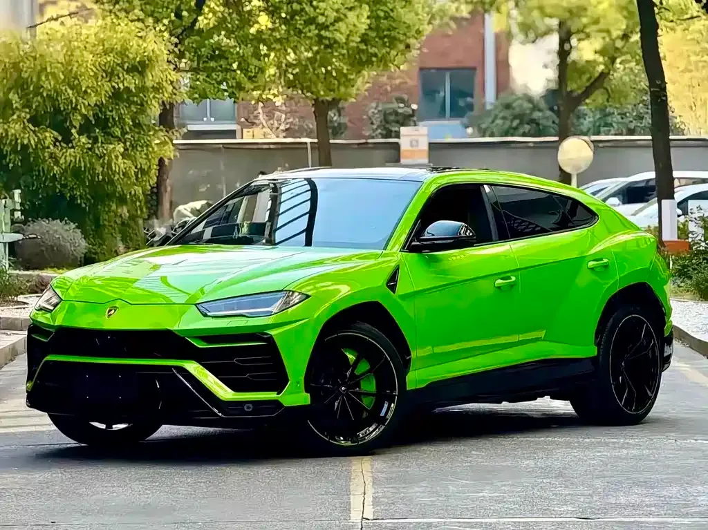 Lamborghini Urus — фото 1