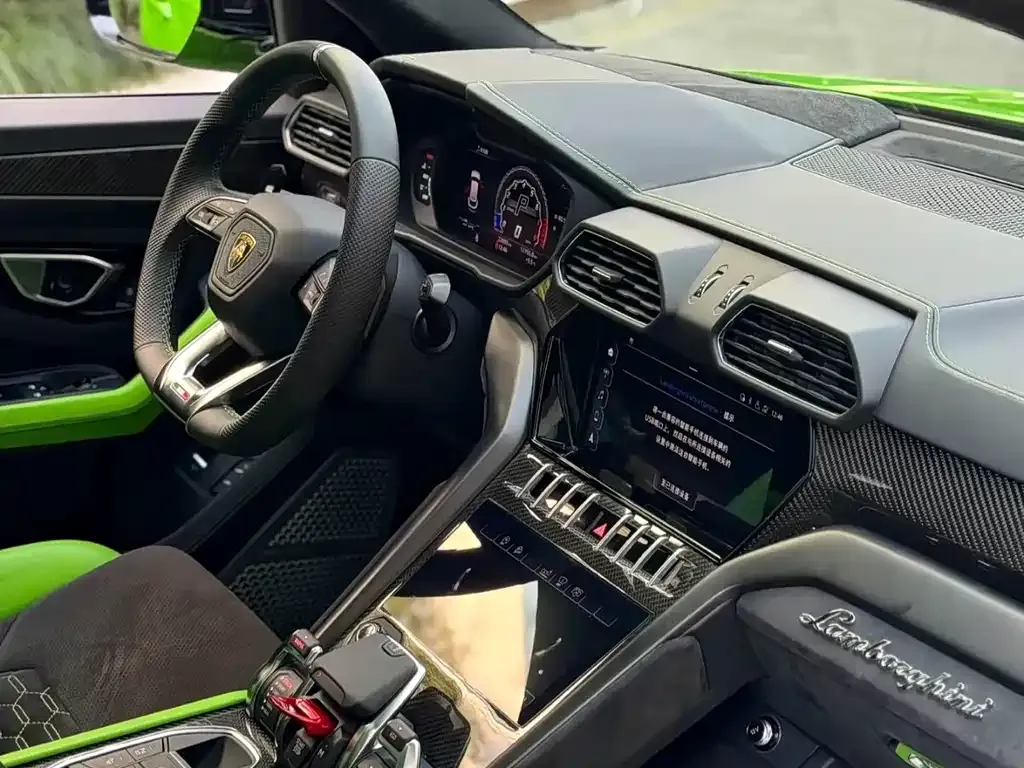 Lamborghini Urus — фото 3