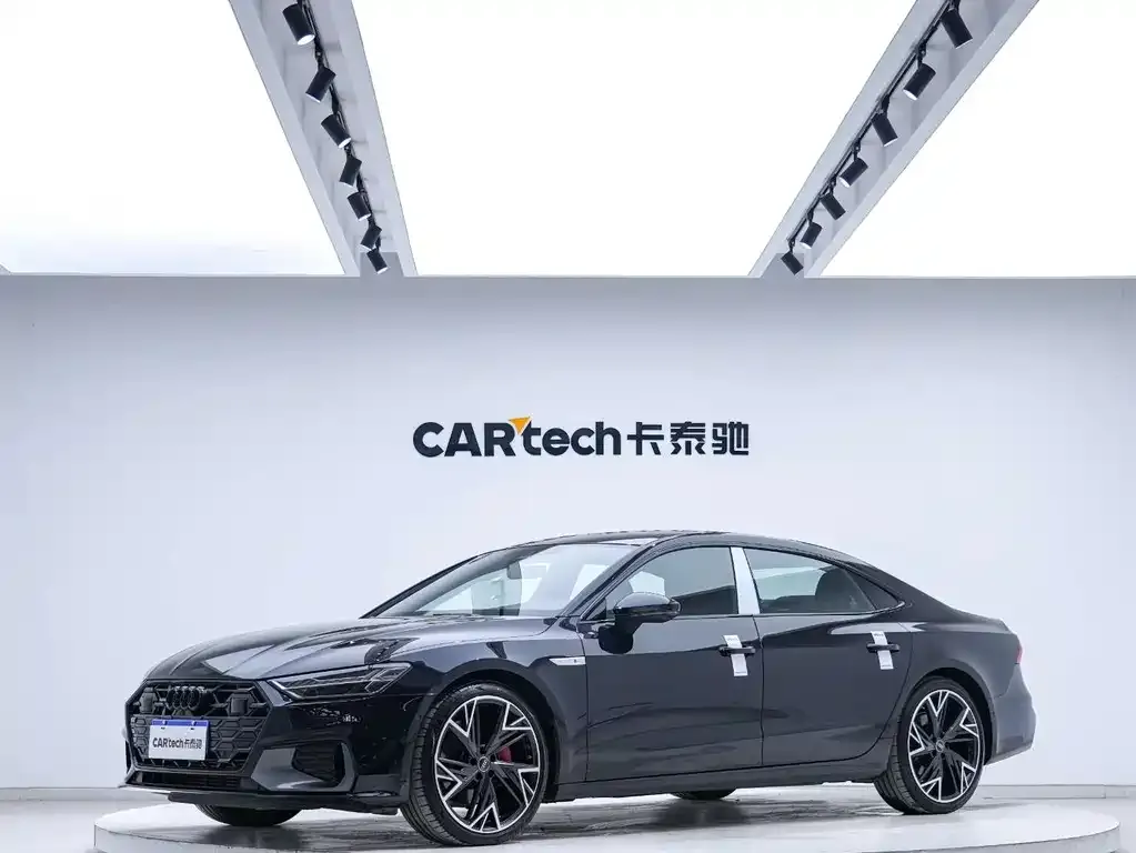 Audi A7L — фото 1