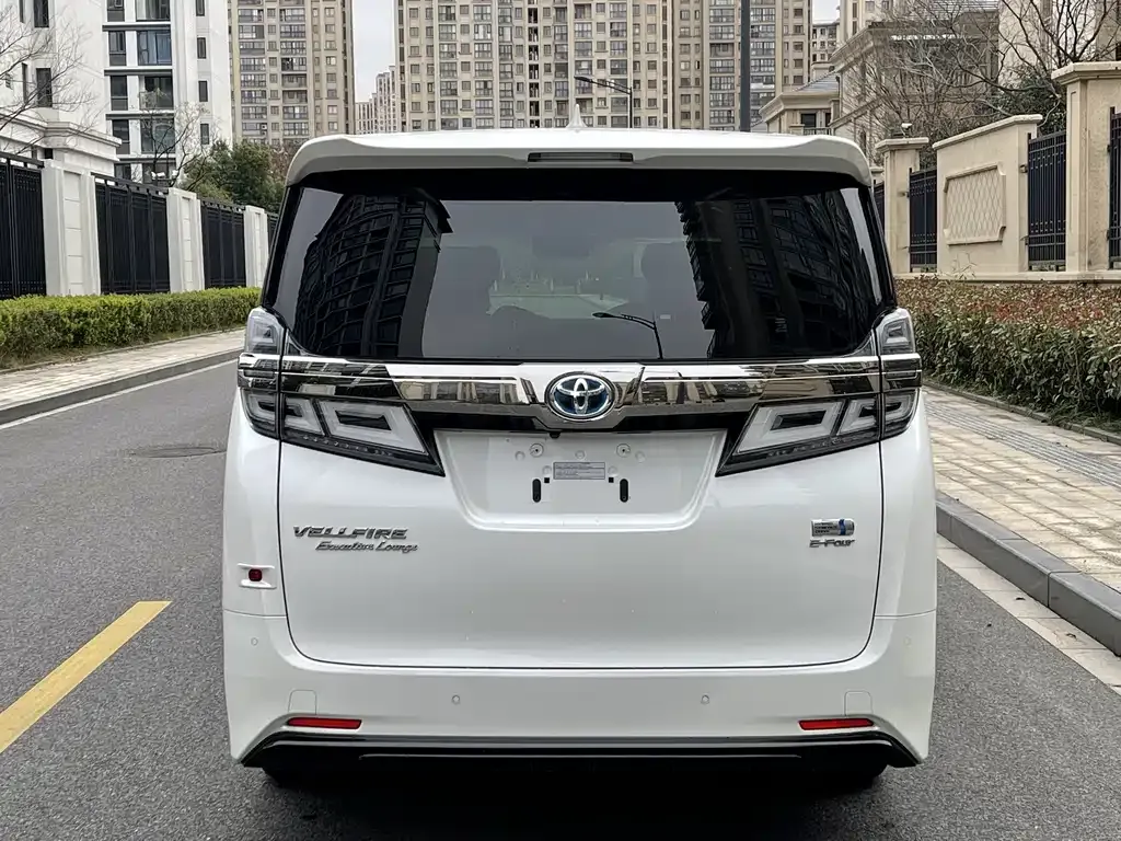 Toyota Vellfire — фото 4