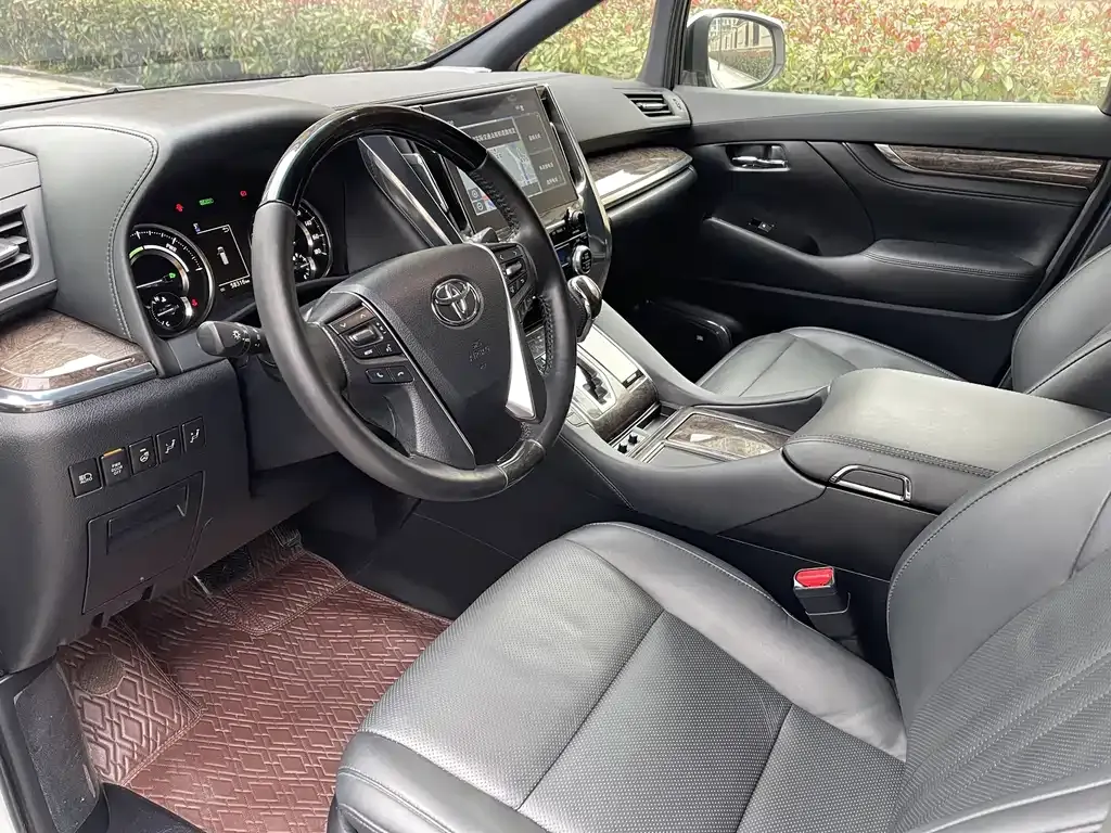 Toyota Vellfire — фото 7