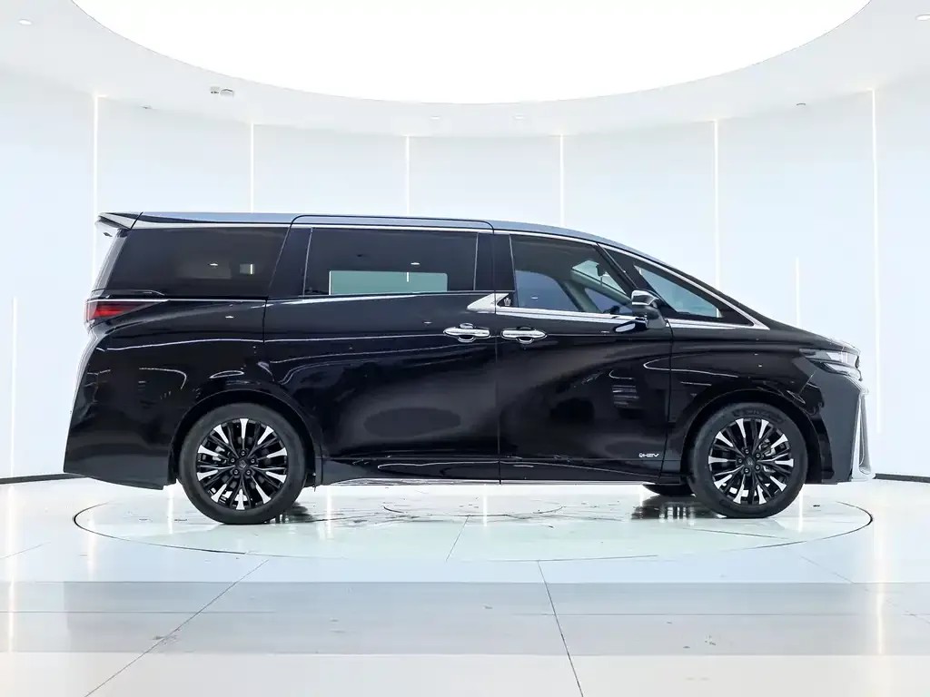 Toyota Vellfire — фото 7