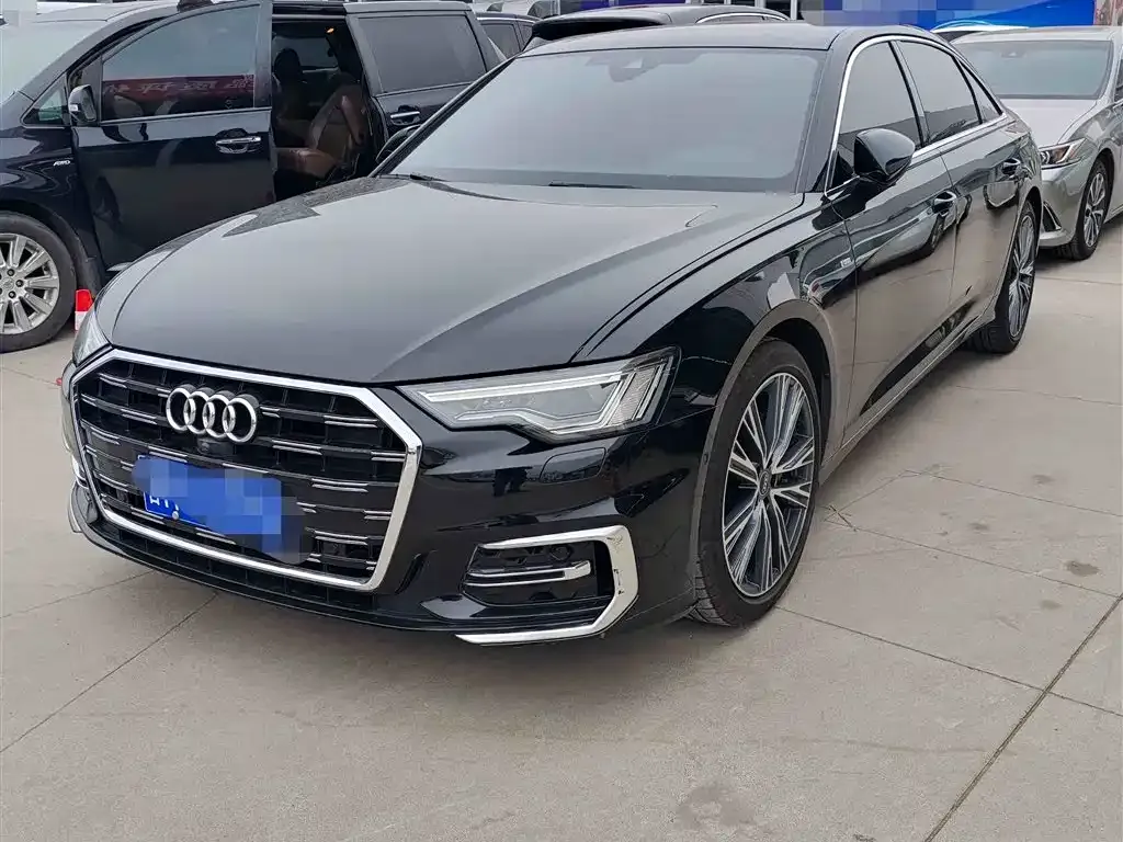 Audi A6L — фото 1